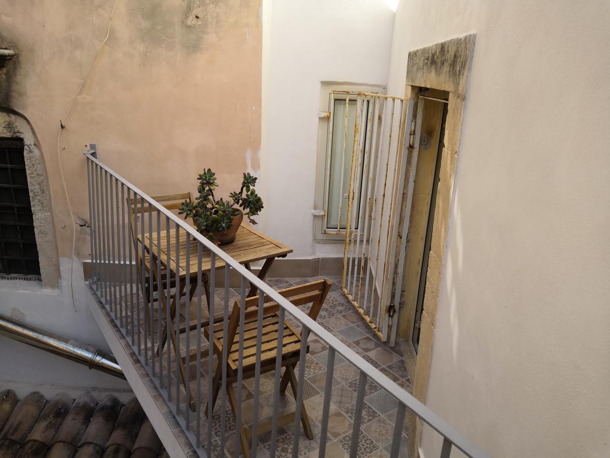 シラクーサCasa Del Carmineアパートメント エクステリア 写真